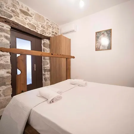 Two Brothers Stone House Holiday home