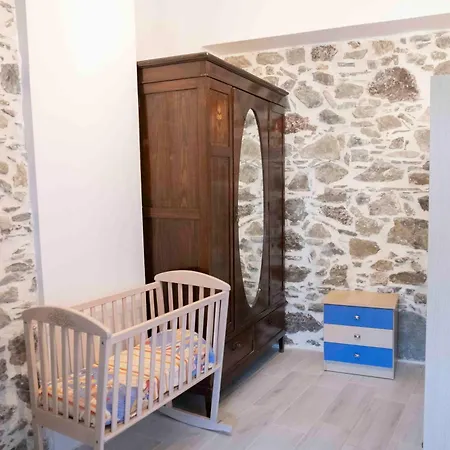 Holiday home Two Brothers Stone House Magarikari